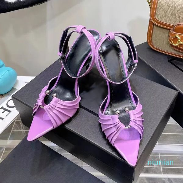 Boucle en métal fines sandales à talons hauts Visage plissé pointu chaussures formelles pour femmes sexy Bracelet de cheville en cuir verni de luxe rouge violet Chaussures de banquet design 11CM