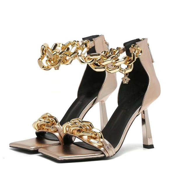 Cadena de metal Tacones altos Sandalias Mujer Verano Sexy Tacón fino Tobillo Correa Zapatos de fiesta Mujer Moda Punta cuadrada Bombas Zapatos de vestir Tamaño 35-42 NO391