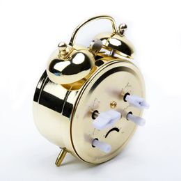 Metal lindo calidad de alta calidad duradera 7 cm Reloj de reloj Manual de despertador de alarma Alarma de oro mecánico vintage 1pcs 240512