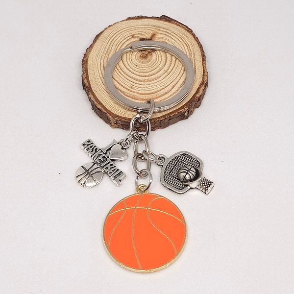 ENAMEL METAL ENAMEL SPORTS KECHAIN I AIME BASKETBAL CLÉ RONNE BASKETBALL COURT