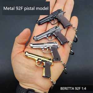 Porte-clés en métal pendentif jouets pistolet BERETTA 92F Pistal 1:4 92F Mini Miniature alliage pistolet Collection jouet S2083