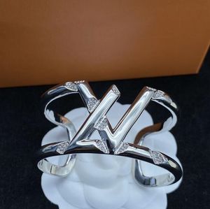 Lettre en métal Lucky Bangles Lady Designer Bangle Eities Viutonities Bracelets pour bijoux de mariage de mariée Bracelet avec boîte-cadeau Louiselies Vittonlies