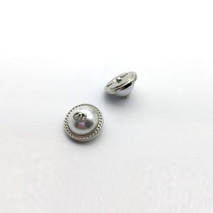 Métal perle lettre bouton pour chemise manteau veste pull conception spéciale bricolage couture boutons de haute qualité