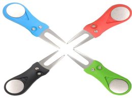 Metal Plástico Golf Divot Tool Mini Portátil Accesorios Deportivos Ajustables Práctica Reparación de Estiramiento Horquilla Verde Muchos Colores 6jj ZZ1607645