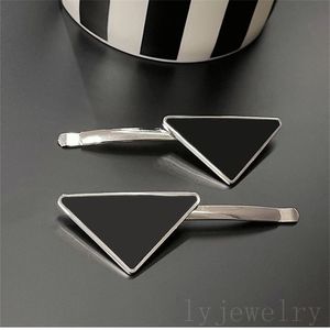 Horquillas plateadas de metal para el cabello, horquillas triangulares para dama que viaja jugando, hermoso material de esmalte, clásico, versátil, hip hop, diseñador, broche de presión, senior ZB046 E23