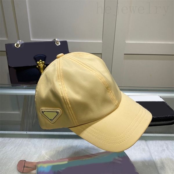 Chapeau de luxe en nylon triangle en métal avec lettre casquette de baseball robe de plage décontractée cadeau de luxe casquette ordinaire couleur unie hommes chapeaux de créateur émail PJ051 e4