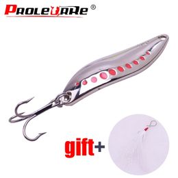 Metal Vib Leech Spinners Cuchara Señuelos 10g 15g 20g Cebo artificial con anzuelo de plumas Aparejos de pesca nocturna para lubina Perca 220726