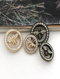 Metal Vintage Bee Diy Sewingknop Ronde Crystal Pearl Bee Knoppen voor shirt trui coat3975327