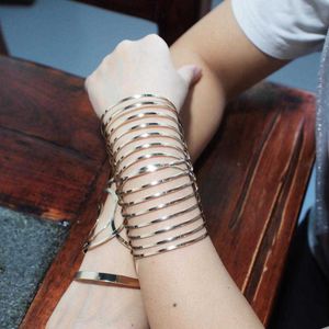 Metalen Wave Patroon Verklaring Bangles Armbanden Sieraden Legering Geometrische Manchet Armbanden voor Dames Accessoires UKMOC Q0717