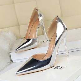 Robe de pompes métalliques 596 Sier Shiny d'Orsay High Heels Femmes Stiletto Sandales à talons 7 / 10cm Party Chaussures femme élégante Gol jaune 230923 408