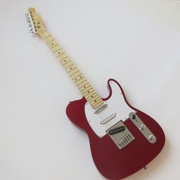Guitarra eléctrica de cuerpo rojo metálico con mástil de arce, herrajes cromados, brinda servicios personalizados