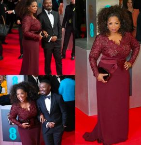 Mew Oprah Winfrey Bordeaux Lange Mouwen Sexy Moeder van de Bruid Jurken V-hals Sheer Lace Schede Plus Size Celebrity Red Carpet Gowns