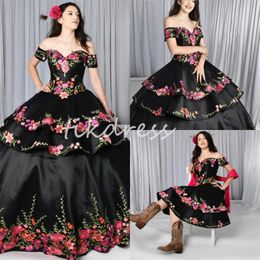Vestidos de quinceanera negros mexicanos Falda desmontable Charro Floral bordado del hombro Sweet 16 Vestido México Tema Gótico Vestido de fiesta de cumpleaños Gothic 2024 2024
