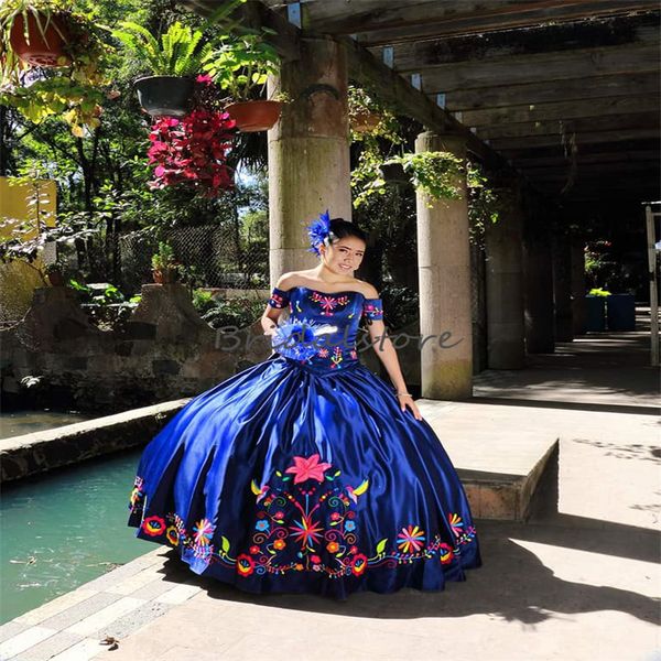 Broderie bleue mexicaine robes quinceanera 2023 au large des épaules fleur en satin sweet para vestido de 15 anos ballkleider xv fête ses débutants vestidos 15 anos