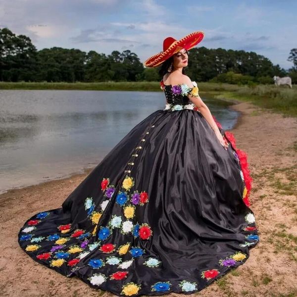 Mexicain Charro Noir Rouge Quinceanera Robes 3D Floral Applique Robes De Bal Robe De 15 Anos Filles 16 Anniversaire Porter