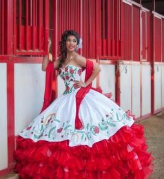 Robes de Quinceanera de broderie mexicaine Corset blanc et rouge dos doux 16 robe 2020 princesse à plusieurs niveaux robe de bal en organza robe de bal1905678