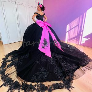 Tema mexicano Vestidos de quinceañera negros Charro 2024 Florales de lujo con cuentas Vestidos de Halloween De Xv 15 Anos Vestidos de fiesta de cumpleaños Vestidos De Para con gran lazo rosa