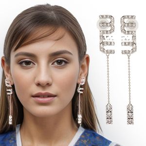 Mi'u – boucles d'oreilles pendantes en cristal, nouvelles lettres de créateur de mode en 2023, boucles d'oreilles à la mode, cadeaux incontournables