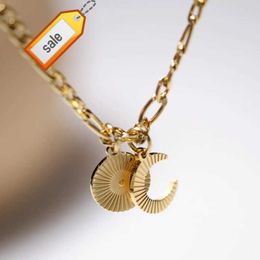 MICCI, venta al por mayor, joyería de acero inoxidable chapada en oro de 18 quilates para mujer, medallón de moneda, collar con colgante de luna y sol brillante