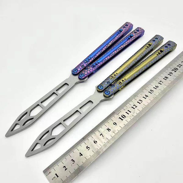 TheOne Balisong Bicolore Manche en Oxyde de Titane Série Python Couteau d'Entraînement Papillon Pas Sharp D2 Lame Jilt Swing Couteaux Nautilus Monster Chimera Hom Squid BM42