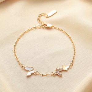 Bracelet papillon micro-incrusté pour femmes, petite, exquise, à la mode, polyvalente, légère et haut de gamme, design de niche, style minimaliste fait à la main fait à la main