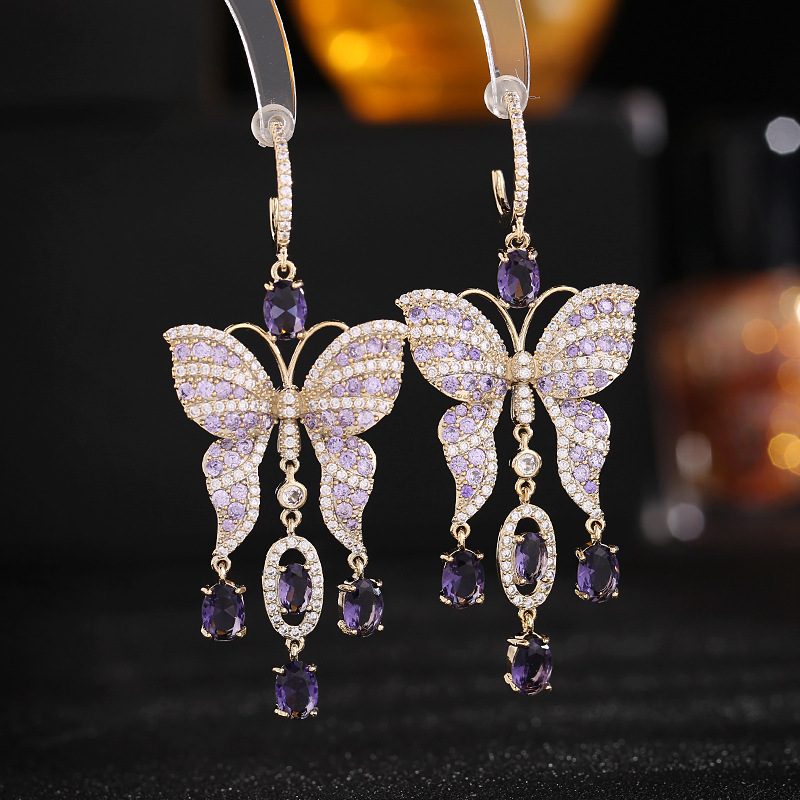 Erecchino zirconico intarsiato Temperamento alla moda Orecchini a farfalla lunga esagerati e gioielli di design atmosferico