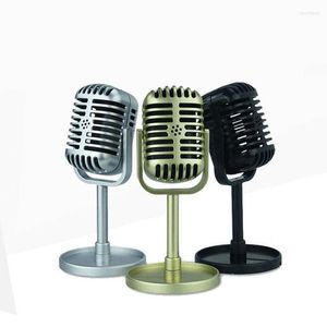Microphones analogique classique rétro dynamique Vocal Microphone Style mots prise de vue en direct arrière-plan faux modèle accessoires jouet posant