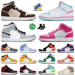 Mid Jumpman 1s Zapatillas de baloncesto Zapatillas de deporte con plataforma Fierce Pink Space Jam Blanco Rosa Verde Soar Cream Chocolate Blue Mint Lakers GS Destacado J1 Entrenadores al aire libre