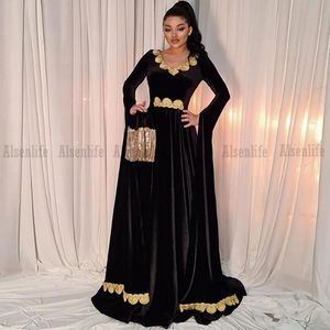Moyen-Orient arabe dubaï robes de bal noir manches longues velours or Applique Kosovo albanais Caftan robes de soirée