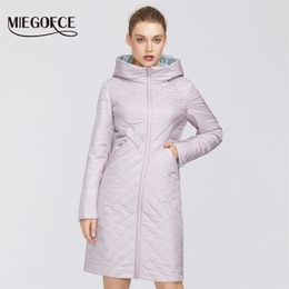 MIGOFCE Designer Spring Womens katoenen jas met rits en mid-length resistent hooded kraag vrouwelijke regenjas winddicht 210819