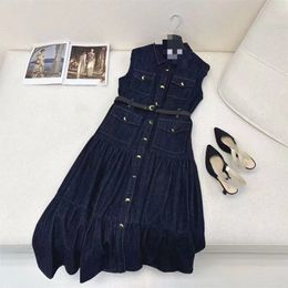 Milan Runway Dress 2024 Bleu Marine Ceinture Sans Manches Denim Slim Poches Boutons Robes Longues Vacances Robes De Festa Denim's Dress 3074