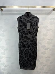 Robe de piste Milan 2024 Nouveau printemps d'été O Robes de créateur de mode Brand la même robe de style 0425-7