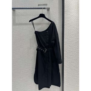 Robe de piste Milan 2024 Nouvelle robe de créatrice de mode à une épaule Spring Sumder marque la même robe de style 0417-3
