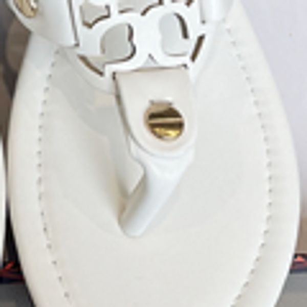 Miller Shoes Designer Slippers Clip Toe Sandals pour femmes High Quality 15 ColorScasual Female Femmes Glisses de plage Femme Nouvelle tongs Flip Flops Footwear 697