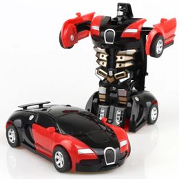 Mini 2 en 1 voiture Toys One-Key Deformation Car Toys Transformation Automatique Robot Modèle Diecasts Toy Boys Cadeaux Enfants Toy 240422