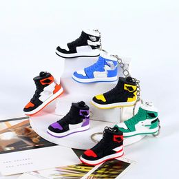 Mini 3D stéréo Sneaker porte-clés bouton pendentif 3D mini chaussures de basket-ball modèle petit ami décorations de gâteau d'anniversaire vente chaude porte-clés design