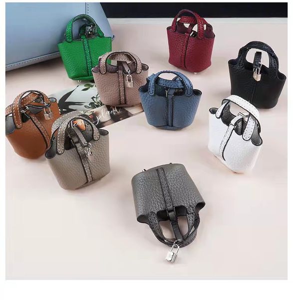 Mini sacs à bandoulière pour bébés sacs à main pour enfants de créateurs étui pour airpods décorations mignonnes présent modèle de sac à main Sacs à main pour enfants filles sac à bandoulière poupée Barbie Un ensemble de 13 couleurs