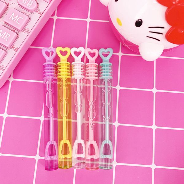 Mini jouets à bulles colorés en forme de cœur de pêche, Tube à bulles, bâton à bulles ne peut pas souffler, cadeaux d'été pour mariages et fêtes