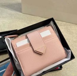 Mini carte carte Triangle Carte Holders Luxury Coin Spols Pocket Organizer Designer The New Women Passeport Holders Mens Key Pouch Key Portefeuilles Classic Leather Couettes