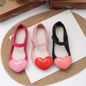 Mini Children Summer Sandals Girl Fashion Heart Form Princess Candy Beach Shoes Kids Party Valentijnsdag HMI091 240328