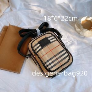 Mini bolso cruzado Bolsos de diseñador Bolsos de hombro para mujer Bolsos de diseñador Cámara cruzada Mujer Bolsos de mano de diseñador de nailon a cuadros amarillos Monedero para mujer Descuento claro