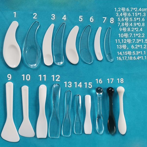 Mini spatule cosmétique incurvée crème pour le visage scoop emballage accessoire de beauté masque facial cuillère en plastique multi forme et taille blanc clair