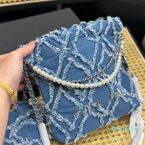 Mini Denim Mujeres Diseñador Bolsas de asas con encanto de moneda Perla Letra de plata Hardware de metal Matelasse Cadena Borla Bolsa de basura Bolso de hombro Monedas Monedero 20 cm