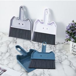 Mini Desktop Broom Dustpan voor toetsenbordbed Sofa Reinigingscomputer Zonkriezen Borstel Huishoudige stofpan en borstelreinigingsgereedschap