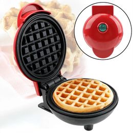 Mini Electric Waffle Maker EU Plug Pan Eggette Machine Breakfast Kook Bubble Ei Cake Dessert Pastry Molds Diy Keukengereedschap 240509