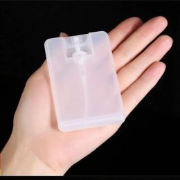 Mini mattschwarz weiß 20 ml Handdesinfektionsmittel Taschenparfüm Kreditkarten-Sprühflasche individuell mit Ihrem Logo Dtbiv 12 LL
