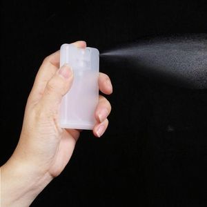 Mini Frosted Black White 20ml Hand Sanering Pocket Parfum Creditcard Sprayfles aangepast uw logo DTBIV