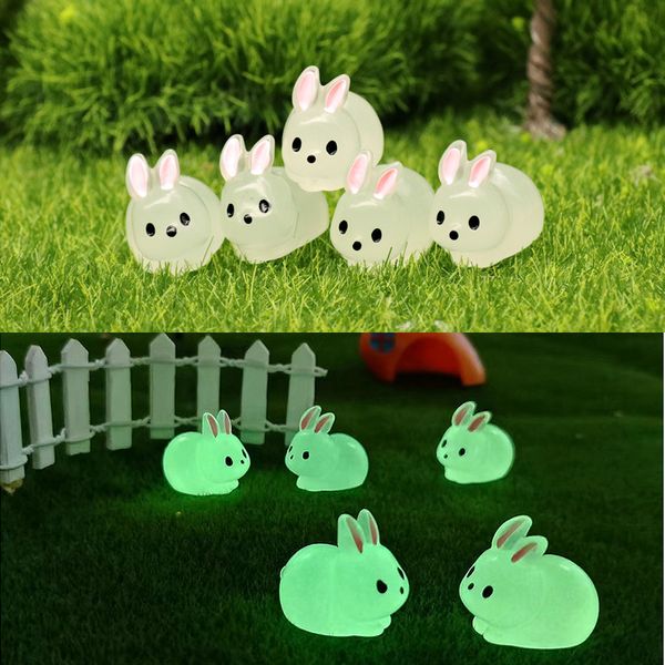 Mini Glow-in-The Dark Rabbit Doll Diy Micro Landscape Decoration Fairy Garden Miniatures Dollhouse House Ornement Glowing Bunny Figurines