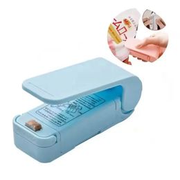 Mini handheld tas sealer machine voedsel snack opslag plastic zak clip afdichtingsmachine draagbare keukengadgets voor sealer pakking