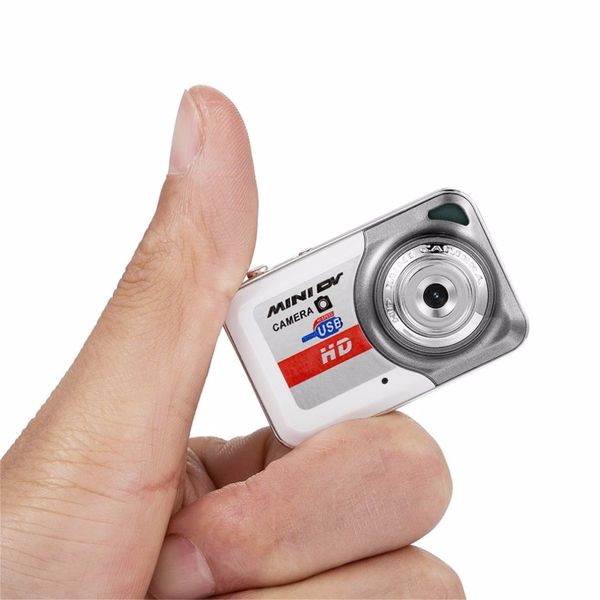 Mini cámara digital HD pequeña cámara de vídeo deportiva de acción DV compatible con tarjeta TF de 32GB con micrófono